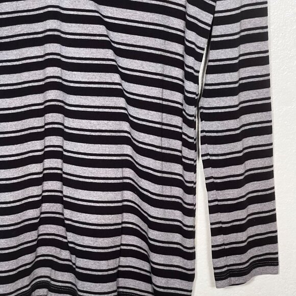 Twist Tees Size 2 Oversized Gray Black Striped V-neck Long Sleeve Top Stretch - Picture 5 of 16